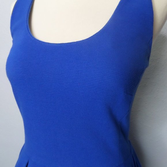 Banana Republic Fit and Flare - Picture 7 of 12